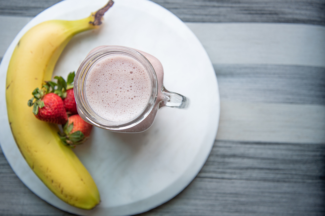 1. Полунично-банановий смузі 