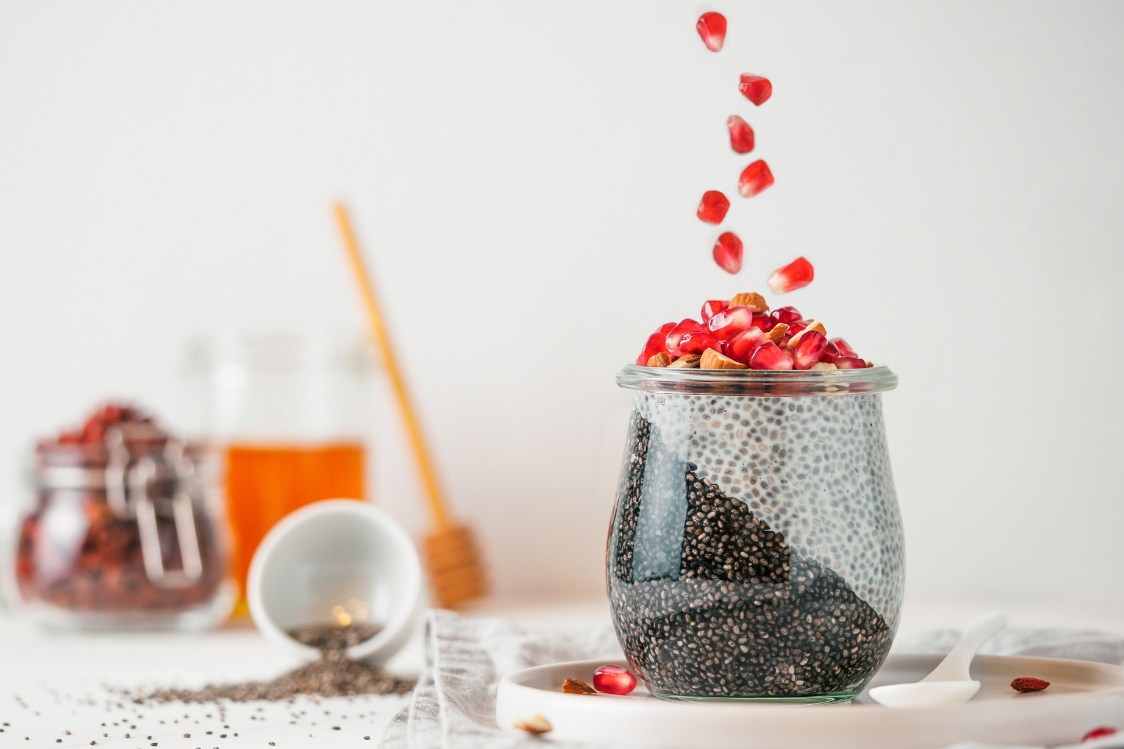 Імбирний чіа-пудинг  з фісташками та годжі