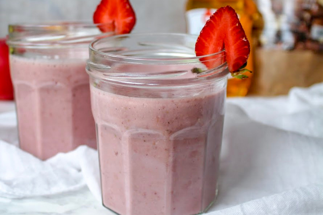 Полунично-ванільний смузі