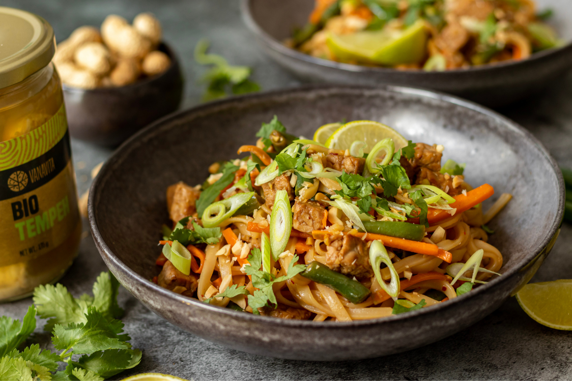 Фітнес-рецепт: Локшина пад-тай з темпе та свіжими овочами