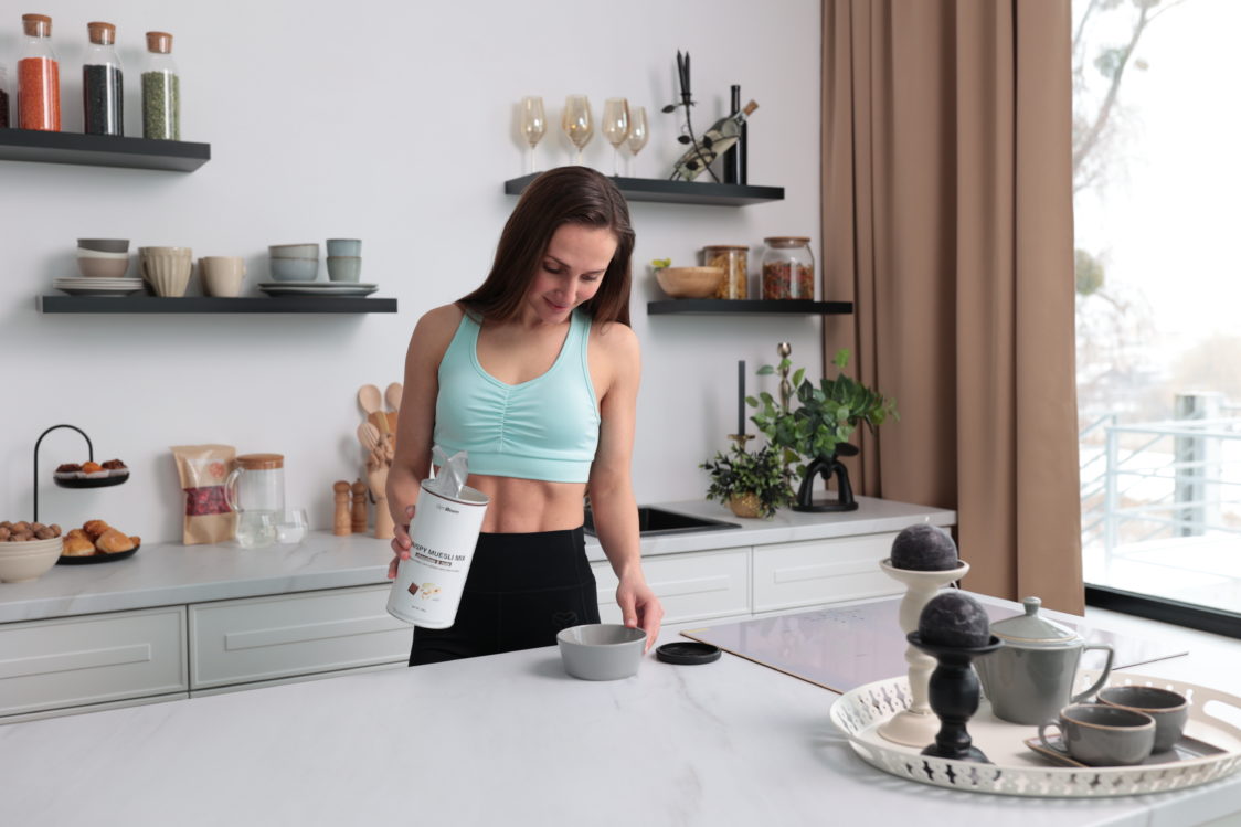 Йогурт з гранолою після тренування