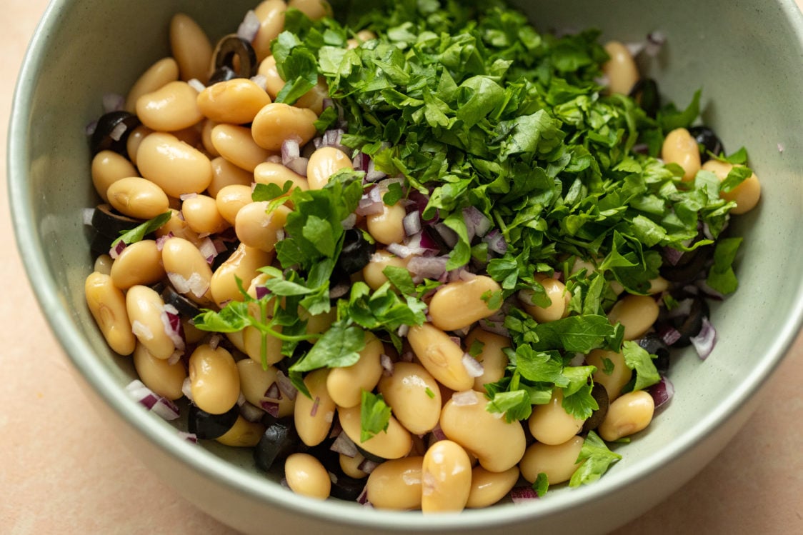 Квасолевий салат з тунцем - Інструкція