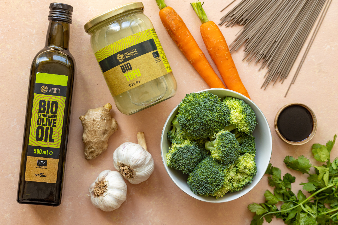 Локшина Соба з тофу та овочами