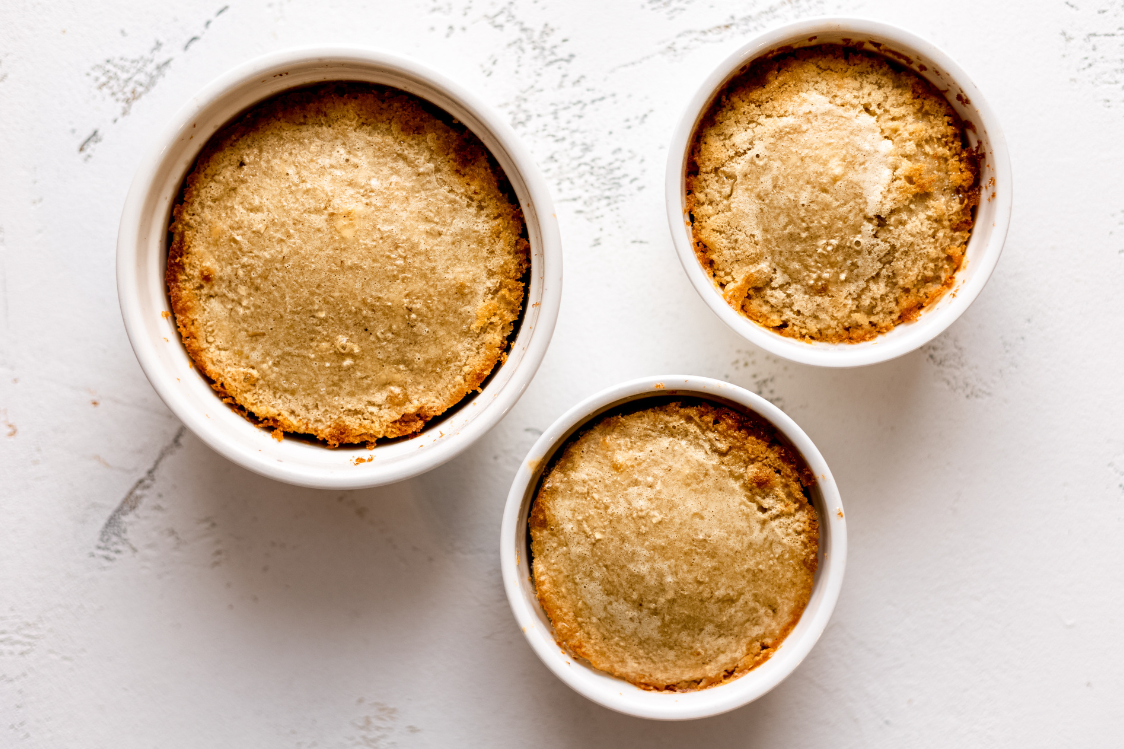 Кокосовий торт з йогуртовим кремом - після випікання