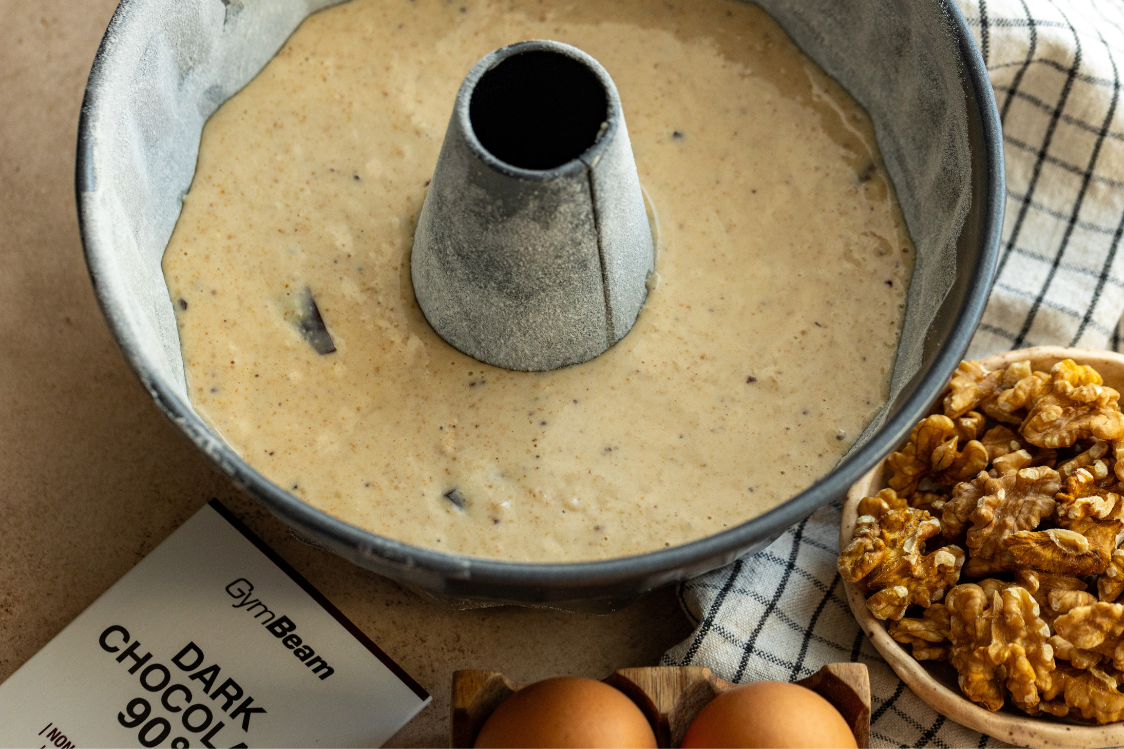 Пиріг «Бундт» на кефірі з горіхами та шоколадом - рецепт