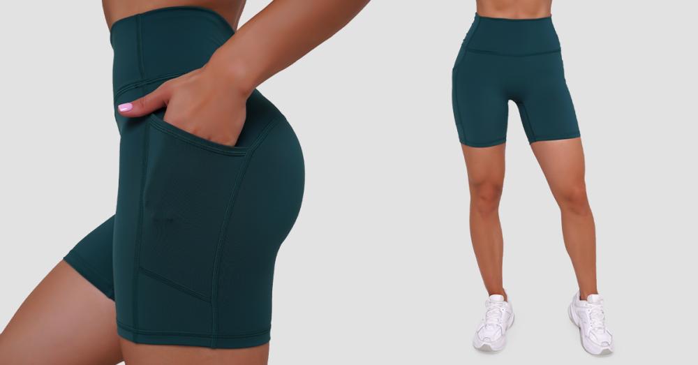 Women's Ignite Shorts are mid-length functional shorts that dry quickly and are non-see-trough. They feature a high waist, side pockets and no front seam.