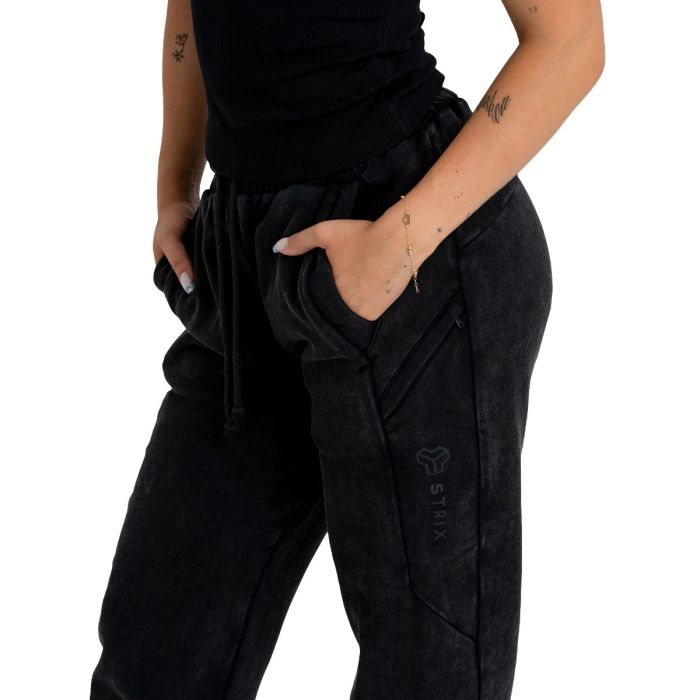 Women‘s Washed Joggers Black - STRIX XS