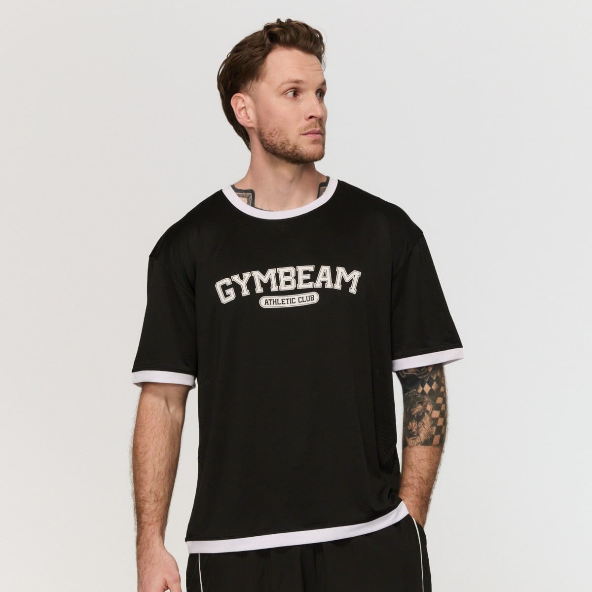 Чорна футболка оверсайз Varsity - GymBeam
