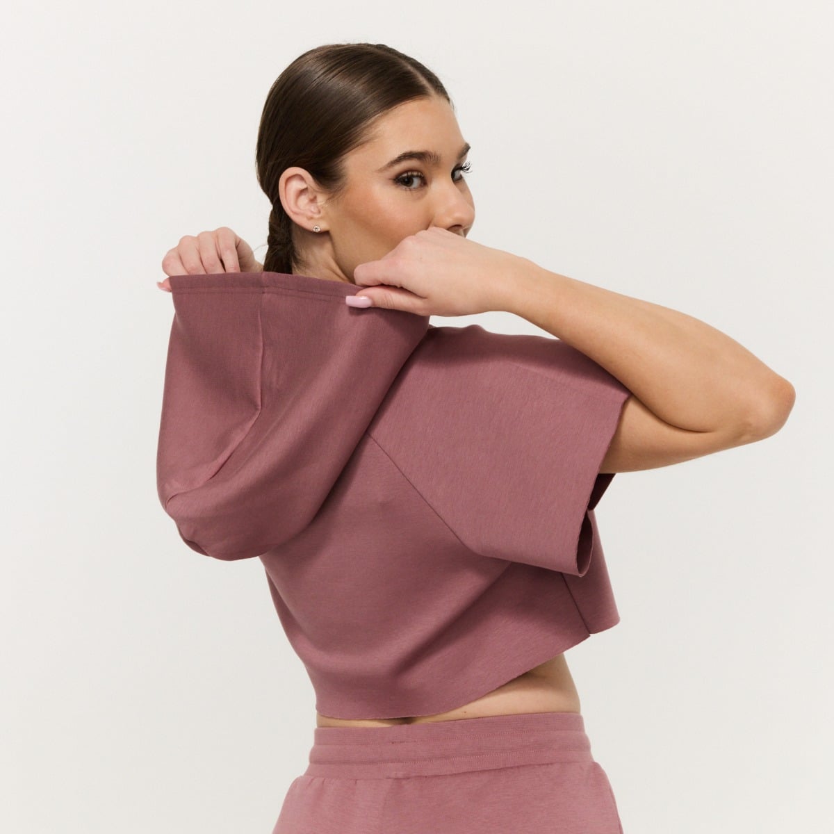 Женское укороченное худи Relay дымчато-розовое - GymBeam