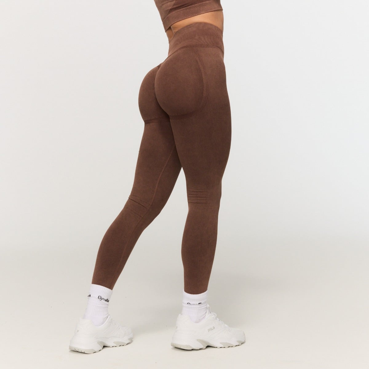Женские бесшовные леггинсы Fierce коричневые - GymBeam